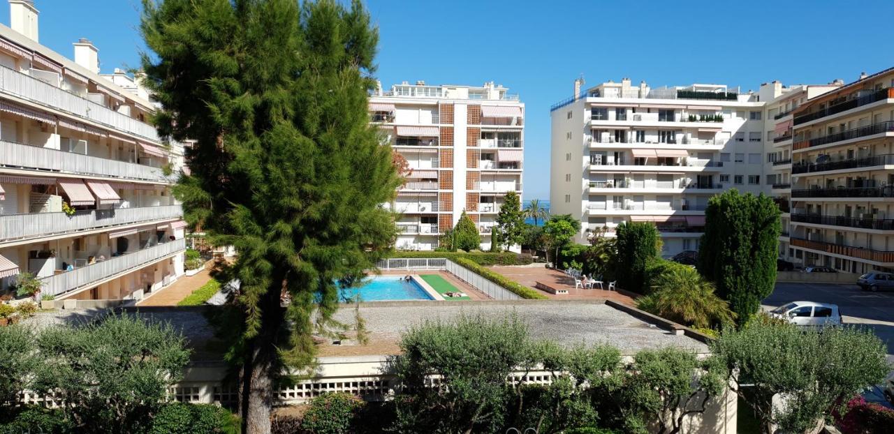 Appartamento Les Caroubiers Roccabruna Esterno foto